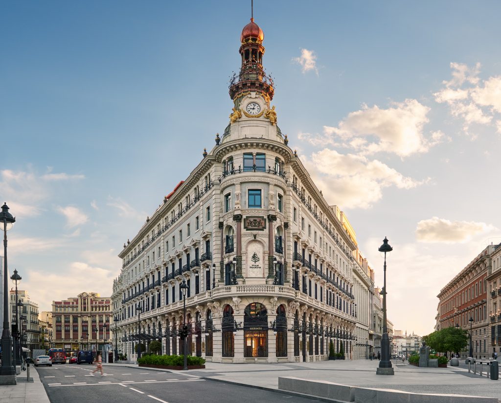 Les Roches alumni work in leadership hospitality roles at Four Seasons Madrid 